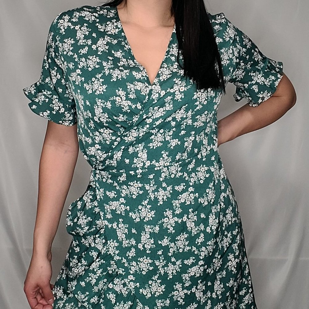 V-neck Printed Lace-up Ruffle Dress